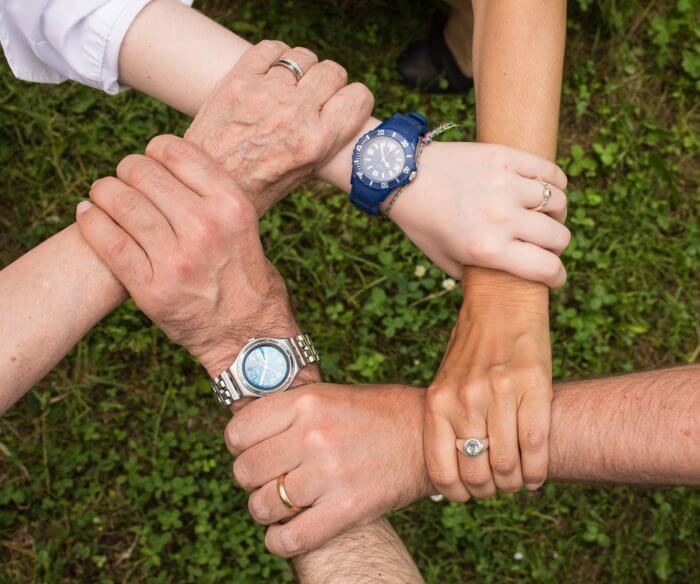 hands linked each other